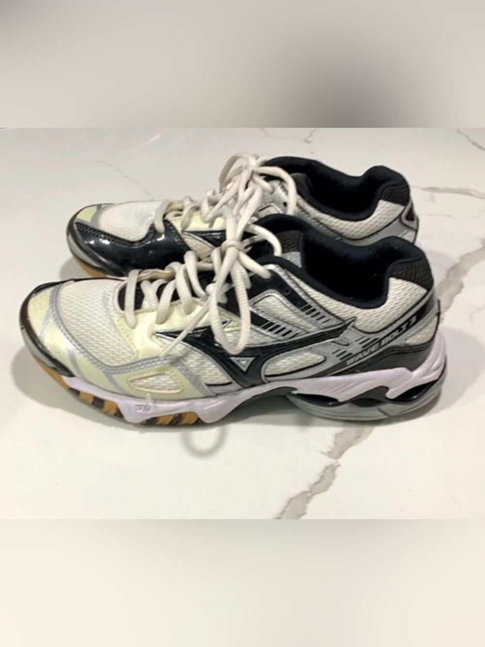 Mizuno Wave Bolt 3 Women’s White Yellow Black Volleyball Shoes Sneakers Size 6